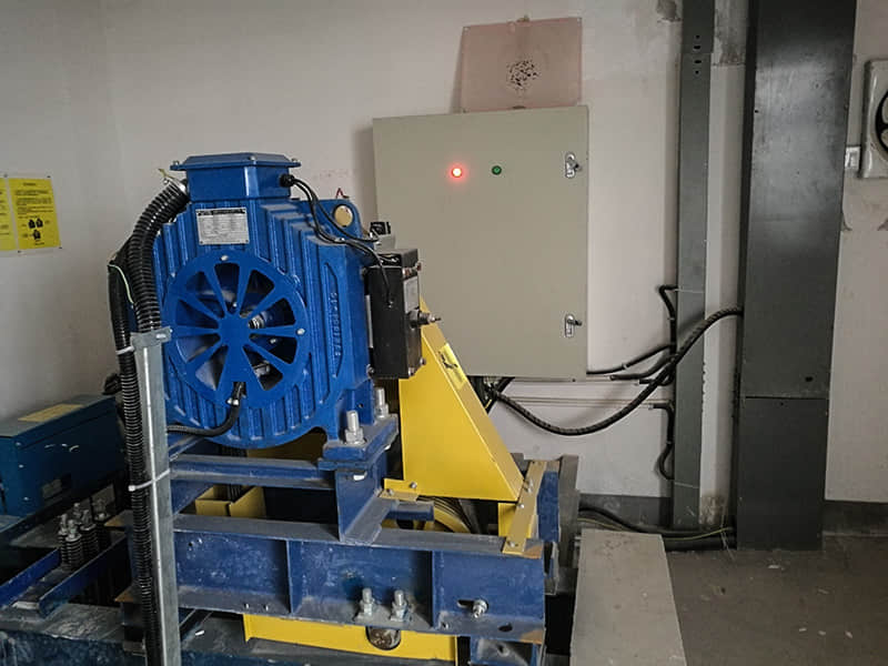 南京電梯降噪處理的噪音治理現(xiàn)場照片 南京電梯降噪處理的噪音治理現(xiàn)場照片